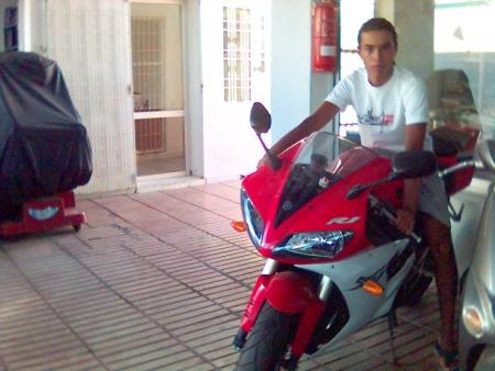 moi avec un r1